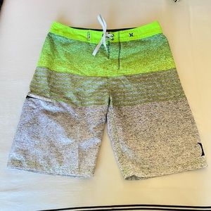 Men's Gray and Green Printed Hurley Swim Trunks Size 32